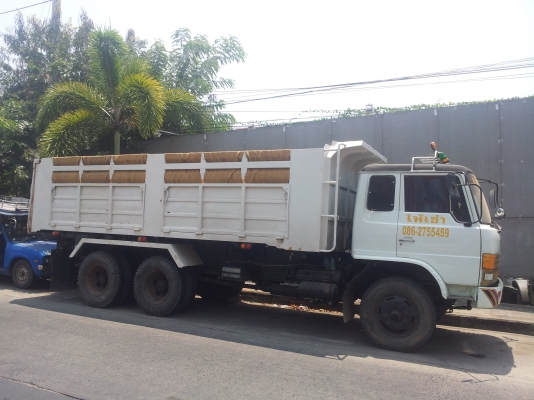 10 ล้อดั้ม 2 เพลา มีสโลร์พร้อมใช้ ยางใหม่ 10 เส้น