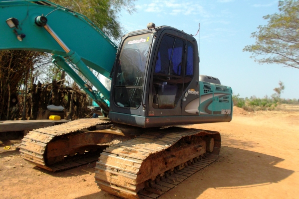 ขายด่วนรถแบคโฮหมากเอบYN11ทํางาน9000ชัว่โมง