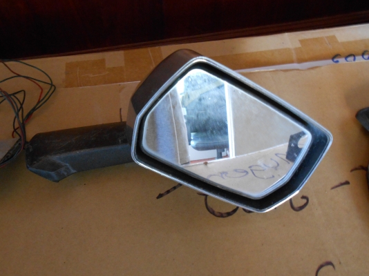 กระจกมองข้างแนวเรโทรปรับไฟฟ้า ราคา1800บาท กระจกมองข้างแนวเรโทรปรับไฟฟ้า ราคา1800บาท