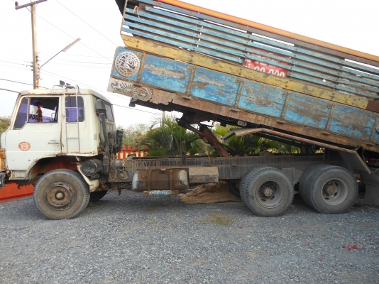 ขายรถ 10 ล้อดั๊ม