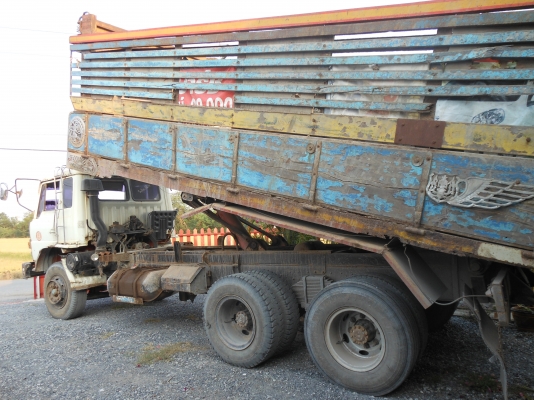 ขายรถ 10 ล้อดั๊ม