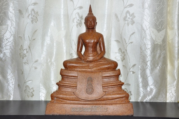 พระบูชาหลวงพ่อโสธร หน้าตัก ๙ นิ้ว เนื้อกระเบื้องโบสถ์ รุ่นแรก พระบูชาหลวงพ่อโสธร หน้าตัก ๙ นิ้ว เนื้อกระเบื้องโบสถ์ รุ่นแรก