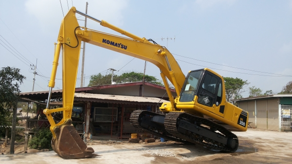 ขายแล้วเงินสด1220000 KOMATSU pc200-6 รถสวยสภาพดีพร้อมใช่เก่าญี่ปุ่นแท้ไม่เคยใช่งานในเมืองไทยเลย