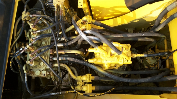 ขายแล้วเงินสด1220000 KOMATSU pc200-6 รถสวยสภาพดีพร้อมใช่เก่าญี่ปุ่นแท้ไม่เคยใช่งานในเมืองไทยเลย