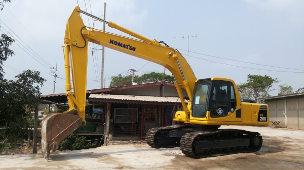 ขายแล้วเงินสด1220000 KOMATSU pc200-6 รถสวยสภาพดีพร้อมใช่เก่าญี่ปุ่นแท้ไม่เคยใช่งานในเมืองไทยเลย