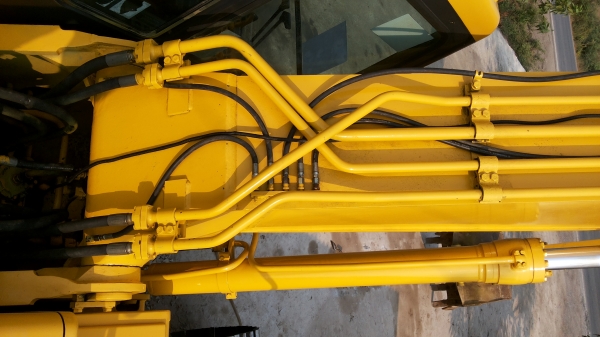 ขายแล้วเงินสด1220000 KOMATSU pc200-6 รถสวยสภาพดีพร้อมใช่เก่าญี่ปุ่นแท้ไม่เคยใช่งานในเมืองไทยเลย