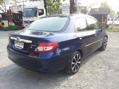 ขายรถเก๋ง HONDA CITY 1.5 I-DSI เกียร์ครัชท์ รถบ้านป้ายแดงมือเดียว