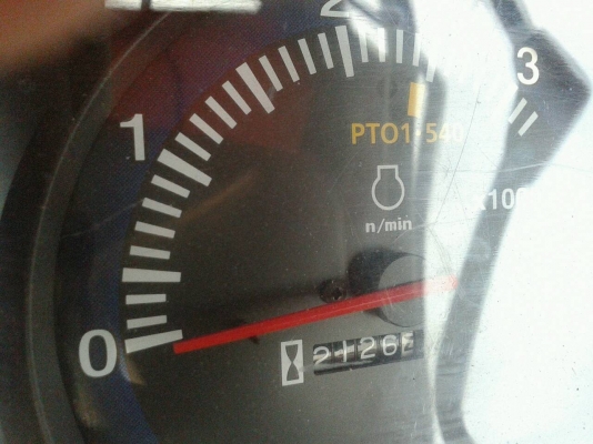 ขายรถไถ KUBOTA  L3608พร้อมดันหน้าคานโค้ง รถไร่สภาพเดิมๆไม่ได้ทำสีใหม่