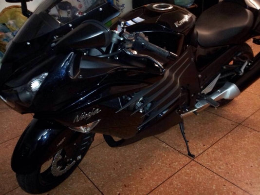 ต้ำพระราม2 ขาย  KAWAZAKI ZX14Rปี2013 วิ่งไม่ถึง100โล สภาพป้ายแดงออกศูนย์ใหญ่ครับ