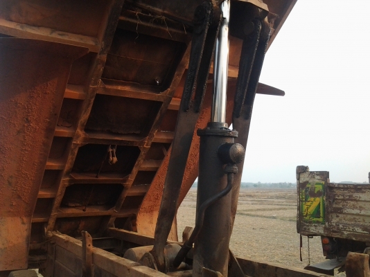 ขายกระบะดั้ม  KCโคราชของ  10ล้อไอ้หลงยาว5เมตร80พร้อมใช้