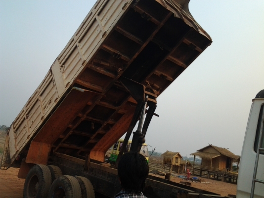 ขายกระบะดั้ม  KCโคราชของ  10ล้อไอ้หลงยาว5เมตร80พร้อมใช้