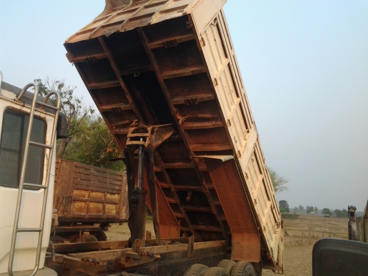 ขายกระบะดั้ม  KCโคราชของ  10ล้อไอ้หลงยาว5เมตร80พร้อมใช้