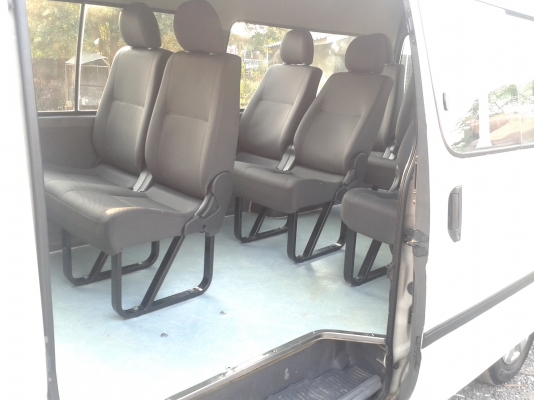 ขายรถตู้หลังคาสูง เครื่อง 3.0 ตาเพชร ปี02 275000