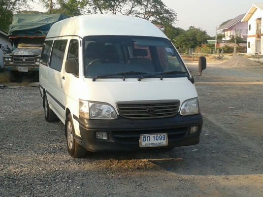 ขายรถตู้หลังคาสูง เครื่อง 3.0 ตาเพชร ปี02 275000