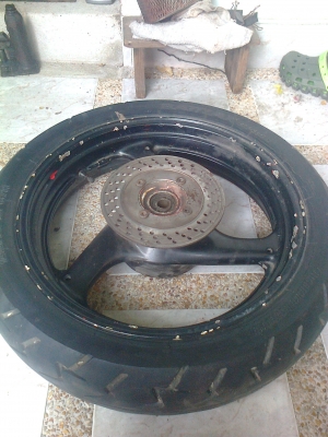 ล้อหลังsuzuki gsxr400 r5  18นี้ว