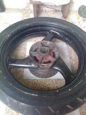 ล้อหลังsuzuki gsxr400 r5 18นี้ว ล้อหลังsuzuki gsxr400 r5 18นี้ว