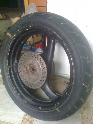 ล้อหลังsuzuki gsxr400 r5 18นี้ว ล้อหลังsuzuki gsxr400 r5 18นี้ว