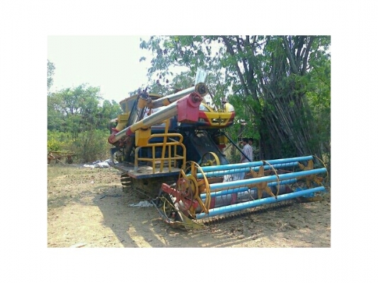 ขายรถเกี่ยวไทยเส็งอุ้ม2.5ตัน เครื่อง175เทอร์โบ ปั้มแฝดไดกิ้น ตัวเดิน12 สภาพพร้อมใช้งาน