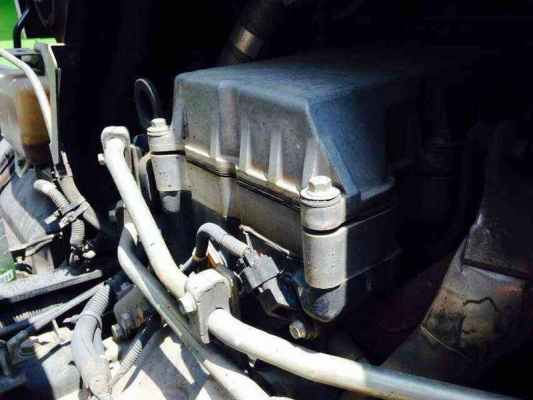 อีซูซุ 6 ล้อ หัวลาก GVR  300 แรงม้า. ปี 52  (  รถวิ่ง 1xx,xxx กว่า กม.)   สนใจติดต่อ 081 - 6079515