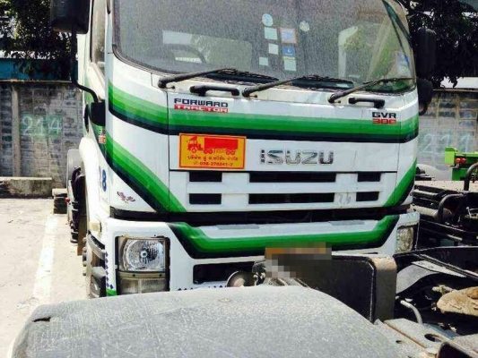 อีซูซุ 6 ล้อ หัวลาก GVR  300 แรงม้า. ปี 52  (  รถวิ่ง 1xx,xxx กว่า กม.)   สนใจติดต่อ 081 - 6079515