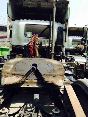 อีซูซุ 6 ล้อ หัวลาก GVR  300 แรงม้า. ปี 52  (  รถวิ่ง 1xx,xxx กว่า กม.)   สนใจติดต่อ 081 - 6079515