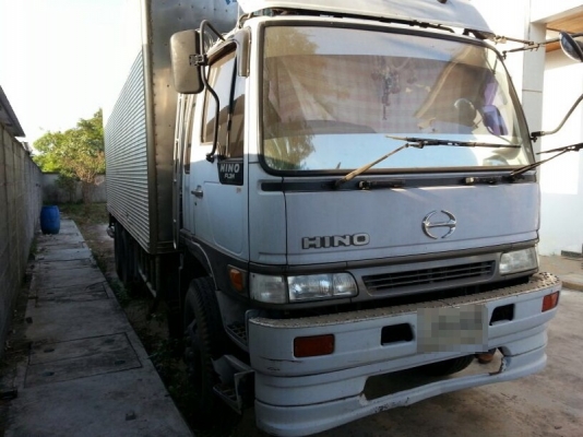 รถฮีโน่  10 ล้อ ตู้เย็น  195 แรงม้า. ปี 38  สนใจติดต่อ 081 - 6079515