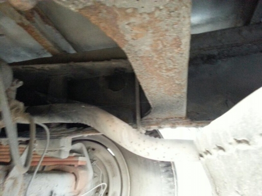 รถฮีโน่  10 ล้อ ตู้เย็น  195 แรงม้า. ปี 38  สนใจติดต่อ 081 - 6079515