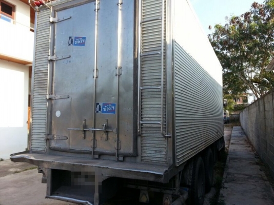 รถฮีโน่  10 ล้อ ตู้เย็น  195 แรงม้า. ปี 38  สนใจติดต่อ 081 - 6079515