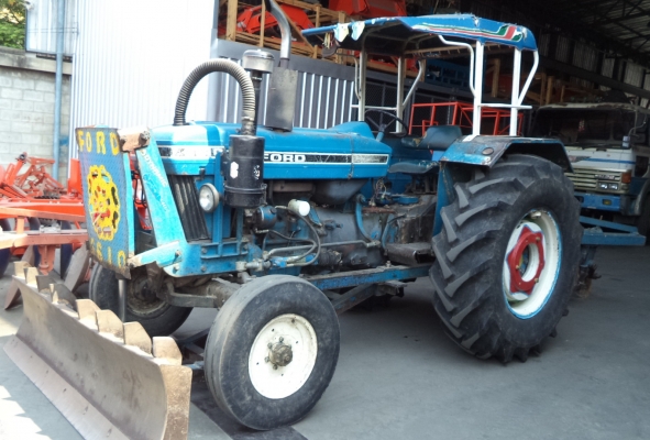 ขายรถไถฟอร์ด พร้อมใบมีดหน้า หางไถ