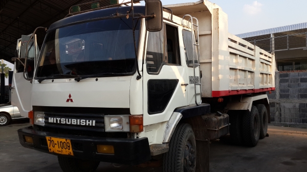 ขายด่วนไอ้หลงเบรคใหญ่195แรงสองเพลาดั้มสภาพพร้ทมใช้โทร0843923995