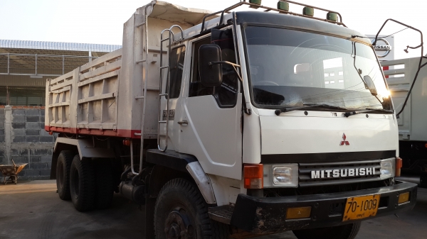 ขายด่วนไอ้หลงเบรคใหญ่195แรงสองเพลาดั้มสภาพพร้ทมใช้โทร0843923995