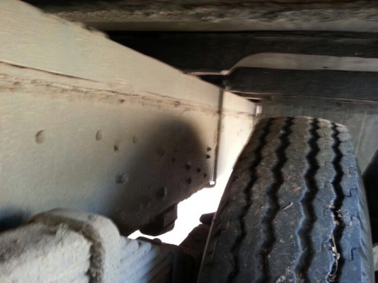 รถฮีโน่ 10 ล้อ ตู้เย็น  187 แรงม้า.  สนใจติดต่อ 081 - 6079515