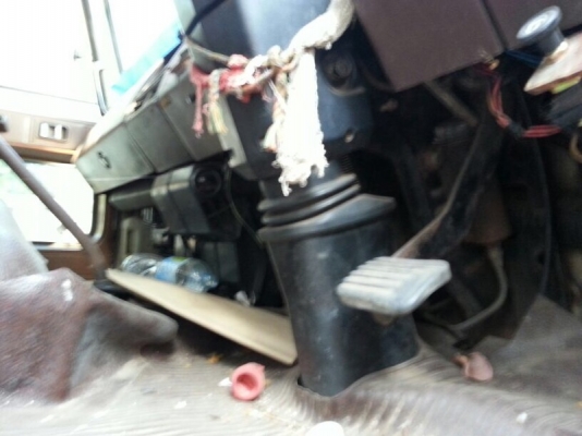 รถฮีโน่ 10 ล้อ ตู้เย็น  187 แรงม้า.  สนใจติดต่อ 081 - 6079515