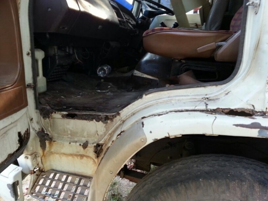 รถฮีโน่ 10 ล้อ ตู้เย็น  187 แรงม้า.  สนใจติดต่อ 081 - 6079515