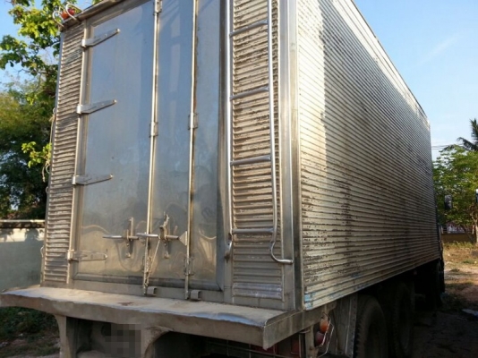 รถฮีโน่ 10 ล้อ ตู้เย็น  187 แรงม้า.  สนใจติดต่อ 081 - 6079515