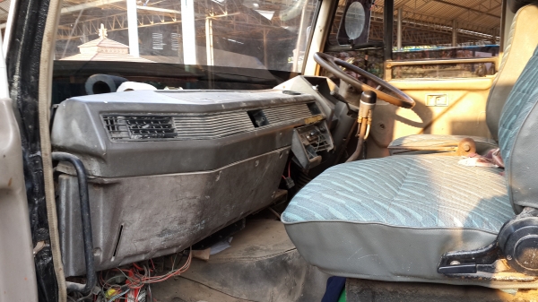 ขายด่วนไอ้หลงเบรคใหญ่195แรงสองเพลาดั้มสภาพพร้ทมใช้โทร0843923995