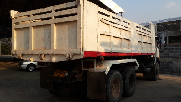 ขายด่วนไอ้หลงเบรคใหญ่195แรงสองเพลาดั้มสภาพพร้ทมใช้โทร0843923995