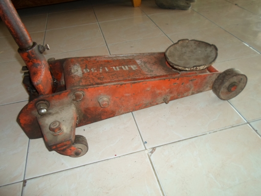 จระเข้ยกของ  สภาพเดิม ๆ ขายตามสภาพ   1,500 ใครซ่อมเป็น ขายให้ถูก ๆ