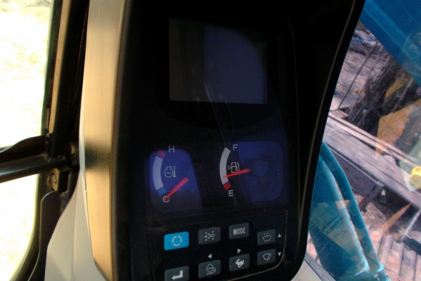 ขายด่วนรถแบคโฮหมากเอบYN11ทํางาน10800ชัว่โมง