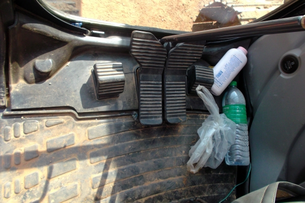 ขายด่วนรถแบคโฮหมากเอบYN11ทํางาน10800ชัว่โมง