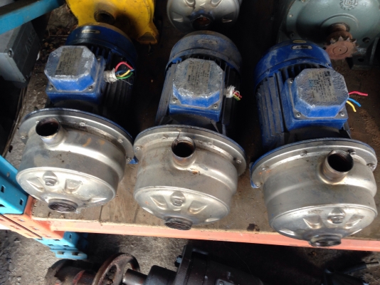 ขายปั้มน้ำหอยโข่งหัวแสตนเลสใบพัด 2 ชั้น Ebara 2 HP. 380 V สภาพสวยพร้อมใช้งาน มี 4 ตัวครับ