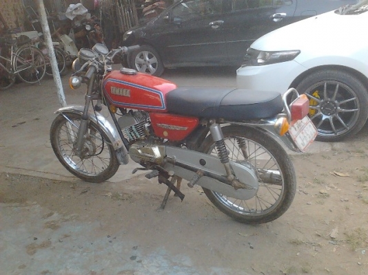 ขาย YAMAHA RX 100 สีแดงๆทะเบียนโอนได้