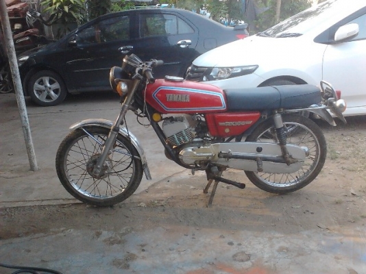 ขาย YAMAHA RX 100 สีแดงๆทะเบียนโอนได้