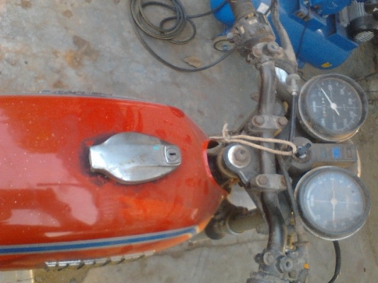 ขาย YAMAHA RX 100 สีแดงๆทะเบียนโอนได้