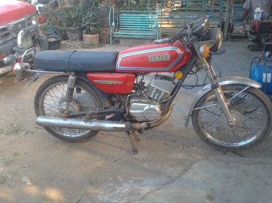 ขาย YAMAHA RX 100 สีแดงๆทะเบียนโอนได้