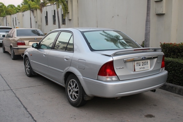 ขาย FORD LASER ปี2000 ออโต้แก๊ส สีสวยร้อยเปอร์เซ็ฯพร้อมใช้งาน