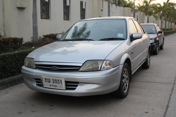 ขาย FORD LASER ปี2000 ออโต้แก๊ส สีสวยร้อยเปอร์เซ็ฯพร้อมใช้งาน