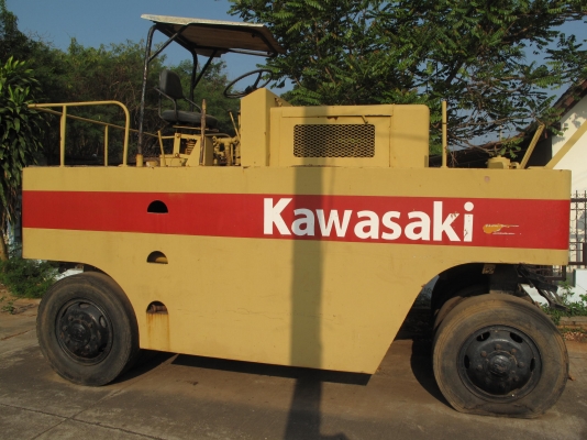 ขายรถบดล้อยาง kawazaki