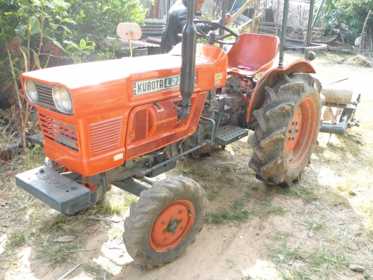 ขายถูก KUBOTA L2201 พร้อมผาน เครื่องฟิต ที่เดียวติด,ไม่เยิ้ม,ไม่มีผุรับประกัน ใช้งานได้ทุกส่วน 75,000 (084-6778347)