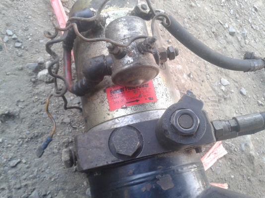 ปั้มไฮโดรลิคพร้อมมอเตอร์ 24V เก่าญี่ปุ่น 4500